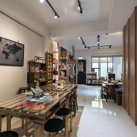 黑琵軼棧湖濱旅宿 K&B Happy Hostel تاينان المظهر الخارجي الصورة